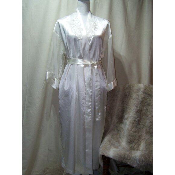 Dentelle Robe White Silky/Satin Feel Small Wrap Cover Up Bridal - Picture 1 of 10